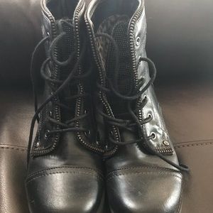 Guess boots